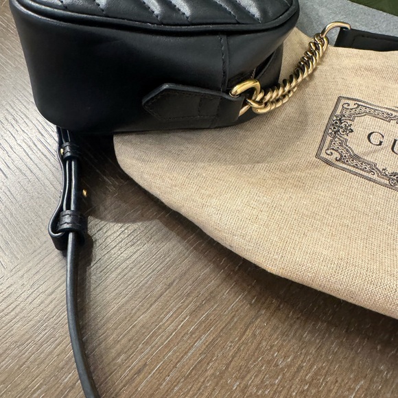 Gucci Marmont Black Crossbody Bag with Gold GG Logo - Picture 8 of 10